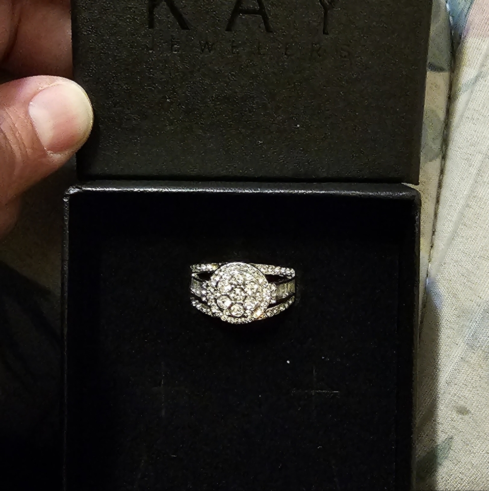 KAY'S jewelry Moissainanite silver ring sz. 7